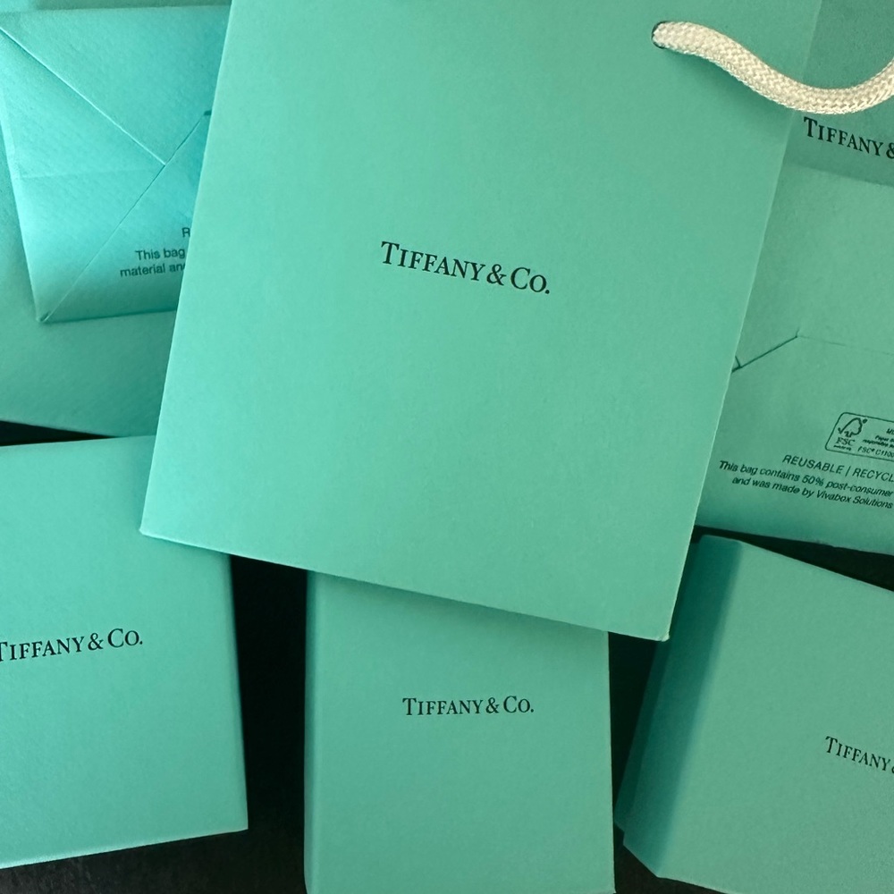 Authentic Tiffany Bags and Boxes with filler and ribbon - Picture 5 of 8